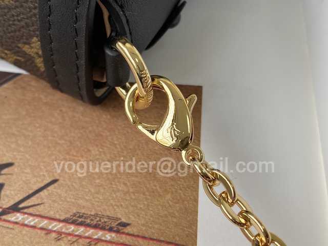 M68566 Essential Trunk 10