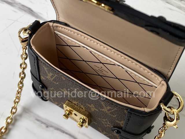 M68566 Essential Trunk 10