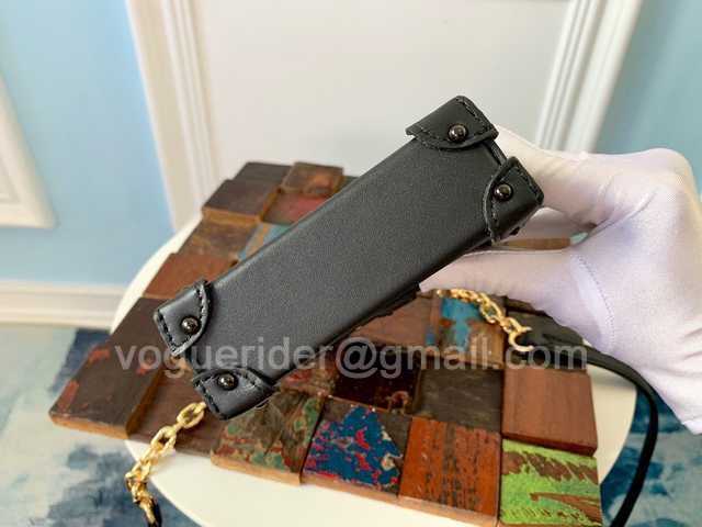 M63913 Trunk Vertical 17