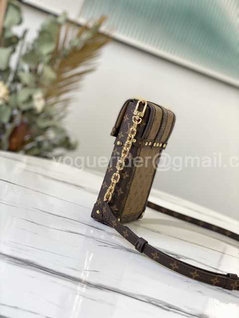 M67873 Trunk Vertical 17