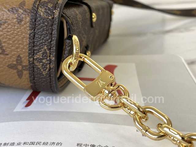 M67873 Trunk Vertical 17