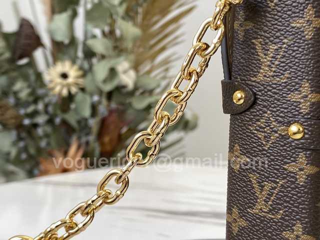 M67873 Trunk Vertical 17