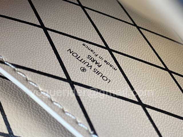 M67873 Trunk Vertical 17