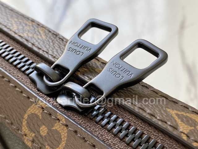 M30697 Soft Trunk 22