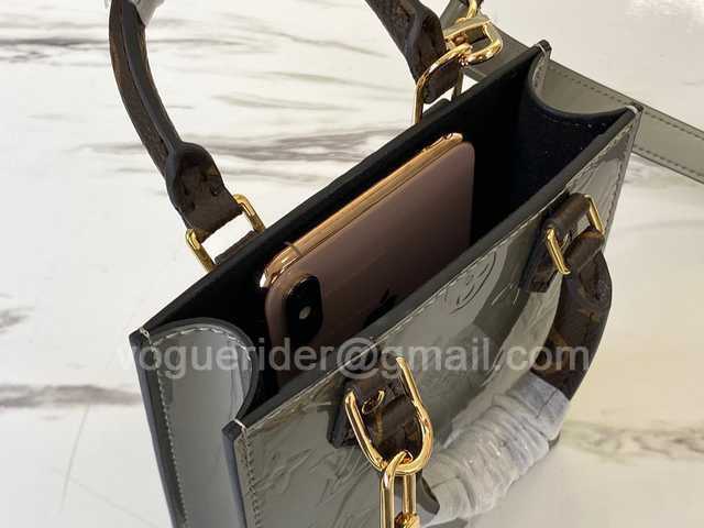 M90564 Petit Sac Plat 17