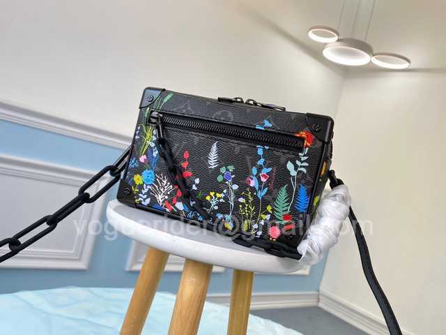 M44480 Mini Soft Trunk 18 M44480 Mini Soft Trunk 18