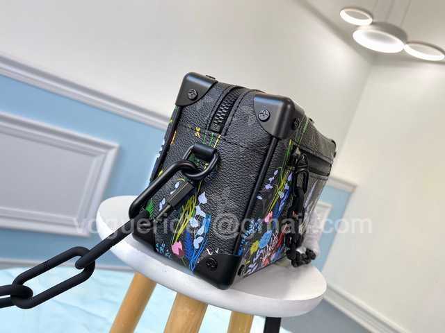 M44480 Mini Soft Trunk 18 M44480 Mini Soft Trunk 18