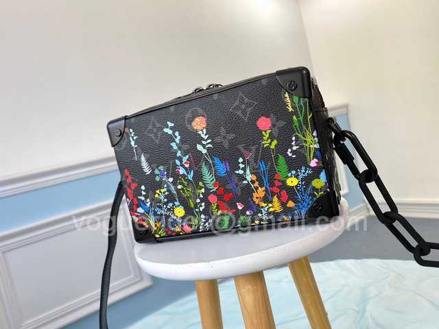 M44480 Mini Soft Trunk 18 M44480 Mini Soft Trunk 18