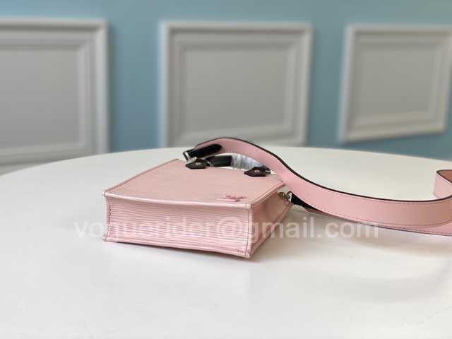 M69575 Petit Sac Plat 17