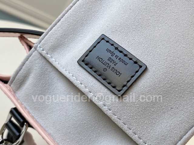 M69575 Petit Sac Plat 17