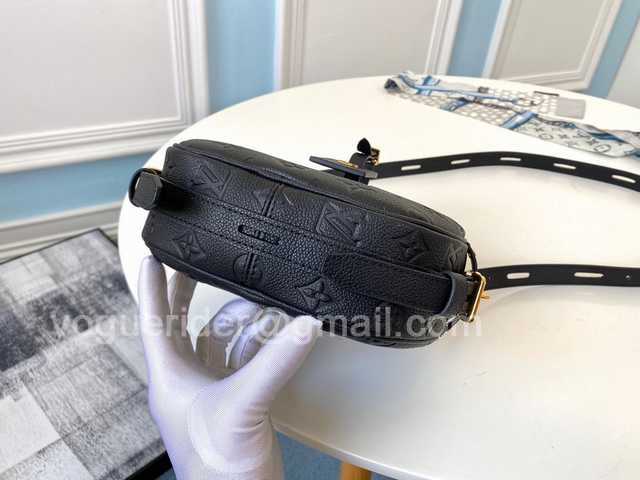 M45167 Boite Chapeau Souple PM 22