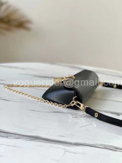 M80682 Padlock on Strap 19