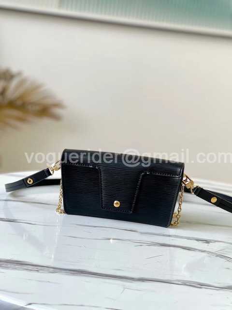 M80682 Padlock on Strap 19