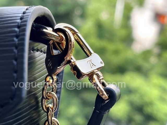 M80682 Padlock on Strap 19