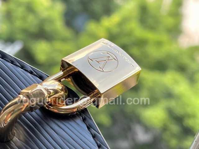 M80682 Padlock on Strap 19