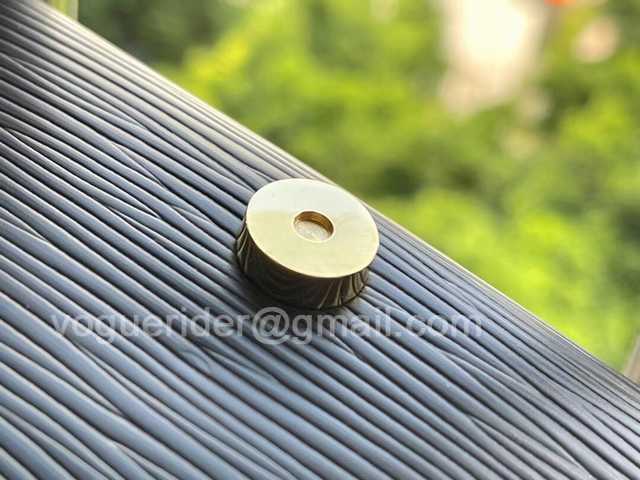 M80682 Padlock on Strap 19