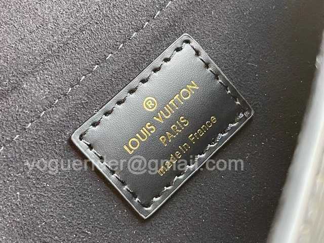 M80682 Padlock on Strap 19