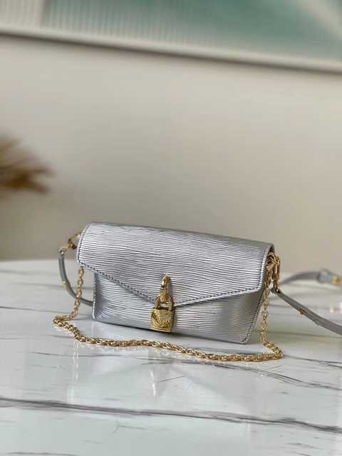 M80819 Padlock on Strap 19