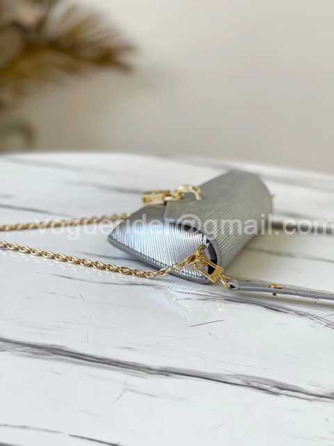 M80819 Padlock on Strap 19