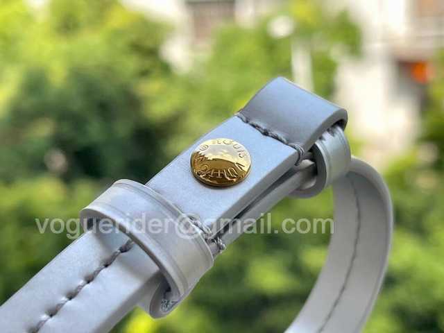 M80819 Padlock on Strap 19