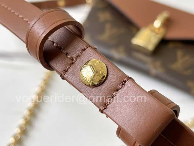 M80763 Padlock on Strap 19