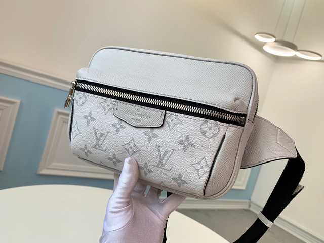 M30247 Outdoor 21