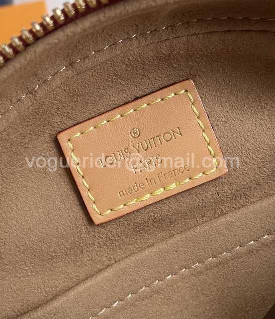 M45149 Boite Chapeau Souple 17 M45149 Boite Chapeau Souple 17
