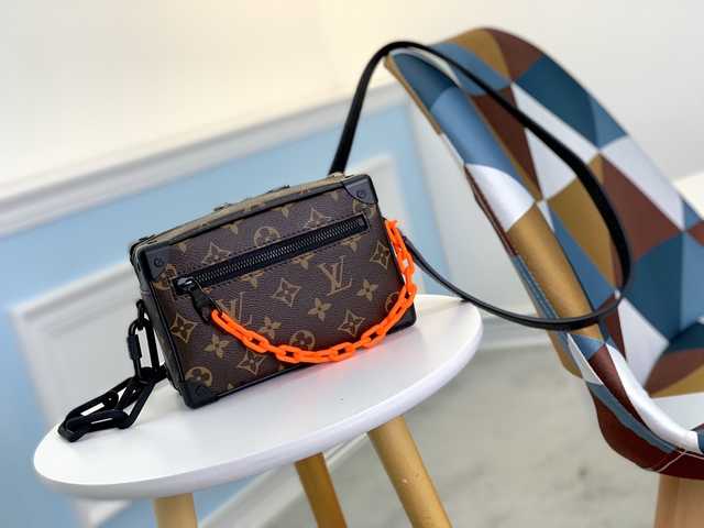 M44480 Mini Soft Trunk 18