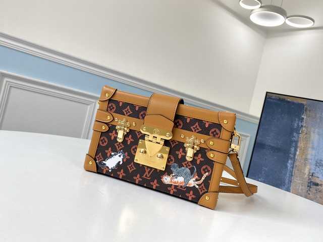 M44407 Petite Malle Box 19
