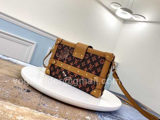 M44407 Petite Malle Box 19