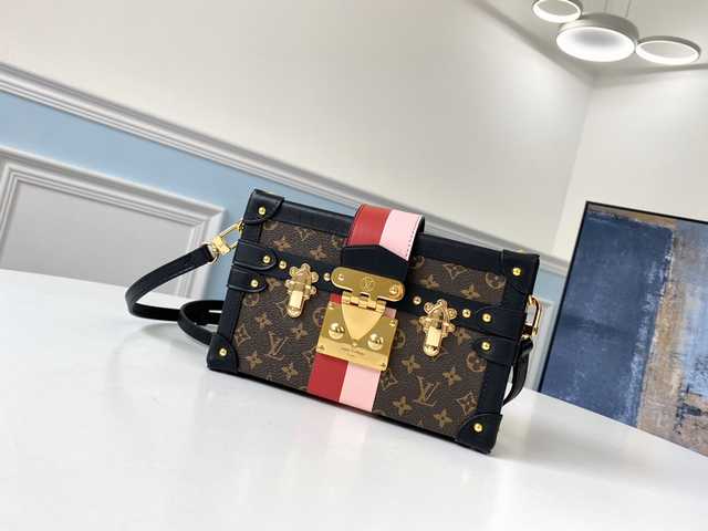 M40273 Petite Malle Box 19