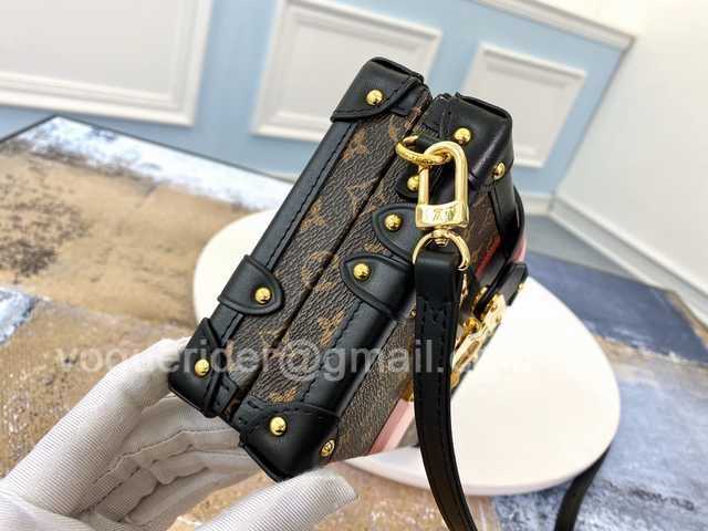 M40273 Petite Malle Box 19 M40273 Petite Malle Box 19