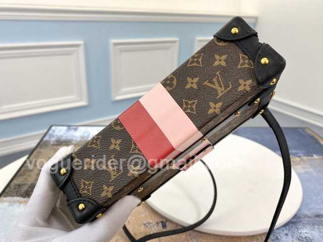 M40273 Petite Malle Box 19 M40273 Petite Malle Box 19