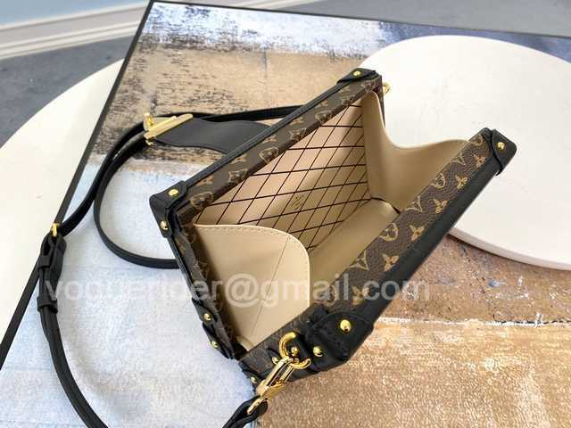 M40273 Petite Malle Box 19 M40273 Petite Malle Box 19
