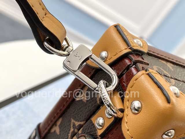 M52737 Petite Malle Box 19