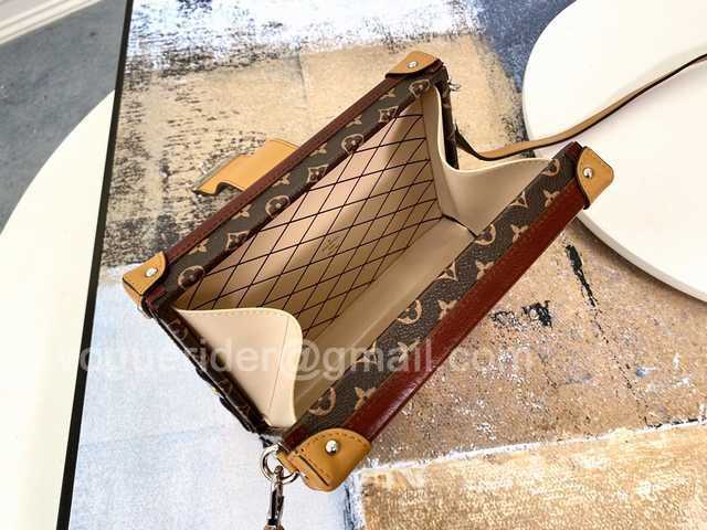 M52737 Petite Malle Box 19