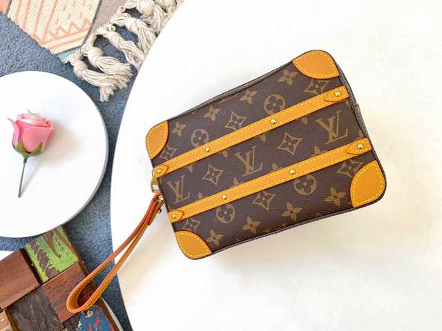 M44779 Soft Trunk Clutch 21