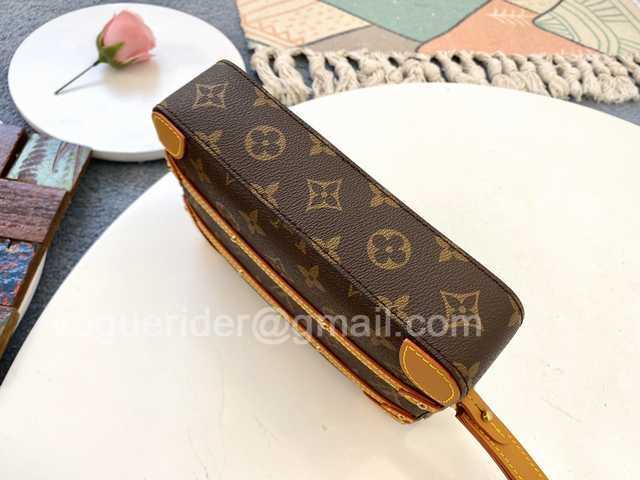 M44779 Soft Trunk Clutch 21