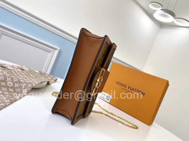 M68746 Dauphine on Chain 19 M68746 Dauphine on Chain 19