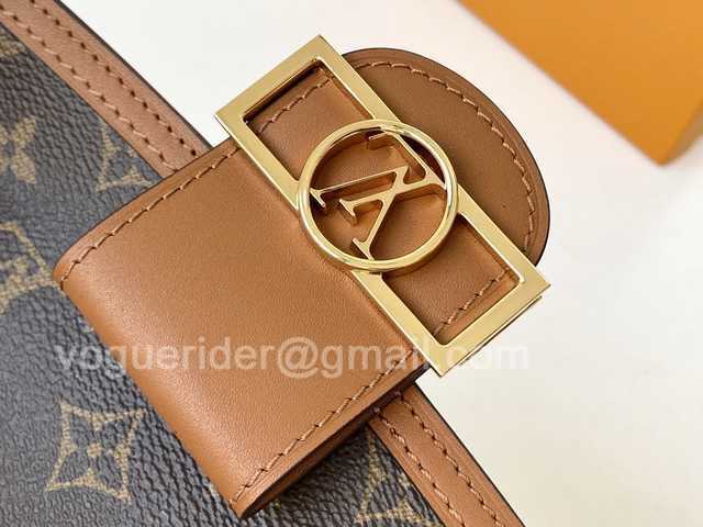 M68746 Dauphine on Chain 19 M68746 Dauphine on Chain 19