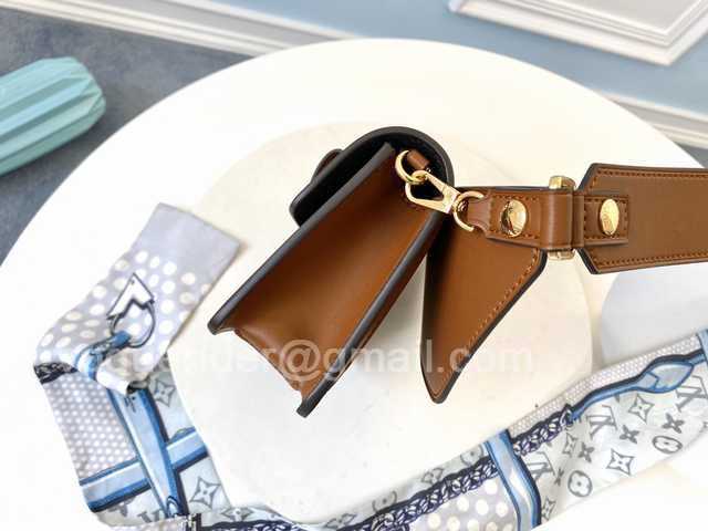 M44586 Dauphine Belt Bag 19