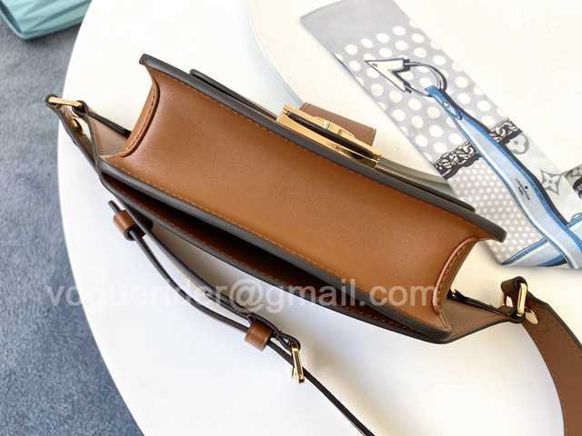 M44586 Dauphine Belt Bag 19