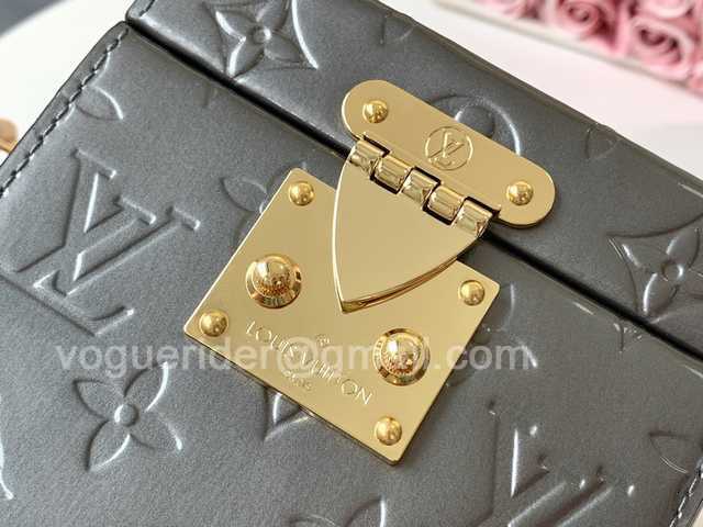 M52466 Bleecker Box 12