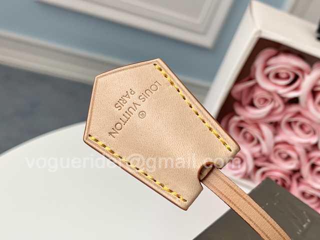 M52466 Bleecker Box 12