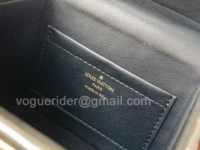 M52466 Bleecker Box 12