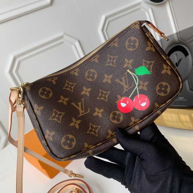 M51980 Pochette Accessories 21