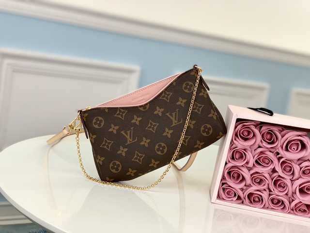 M44037 Pallas Clutch 23