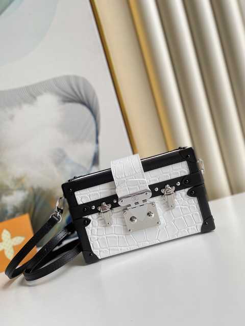 N93817 Petite Malle Box 19