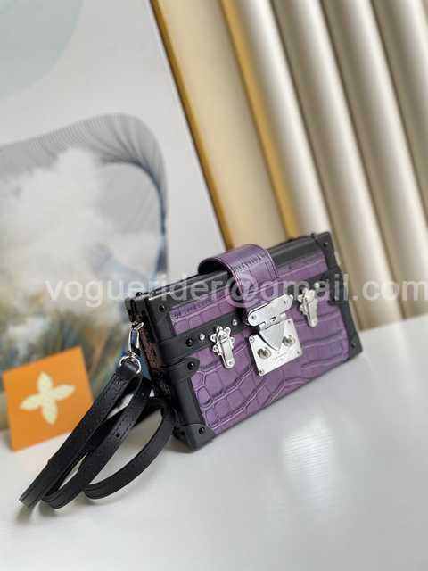 N94390 Petite Malle Box 19 N94390 Petite Malle Box 19