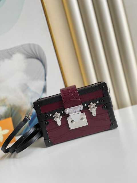N93803 Petite Malle Box 19